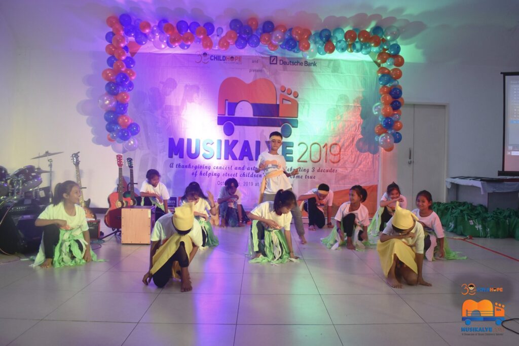 children performing during musikalye 2019