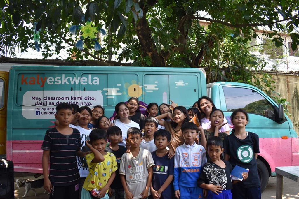 Kalyeskwela program of Childhope Philippines featuring its beneficiaries