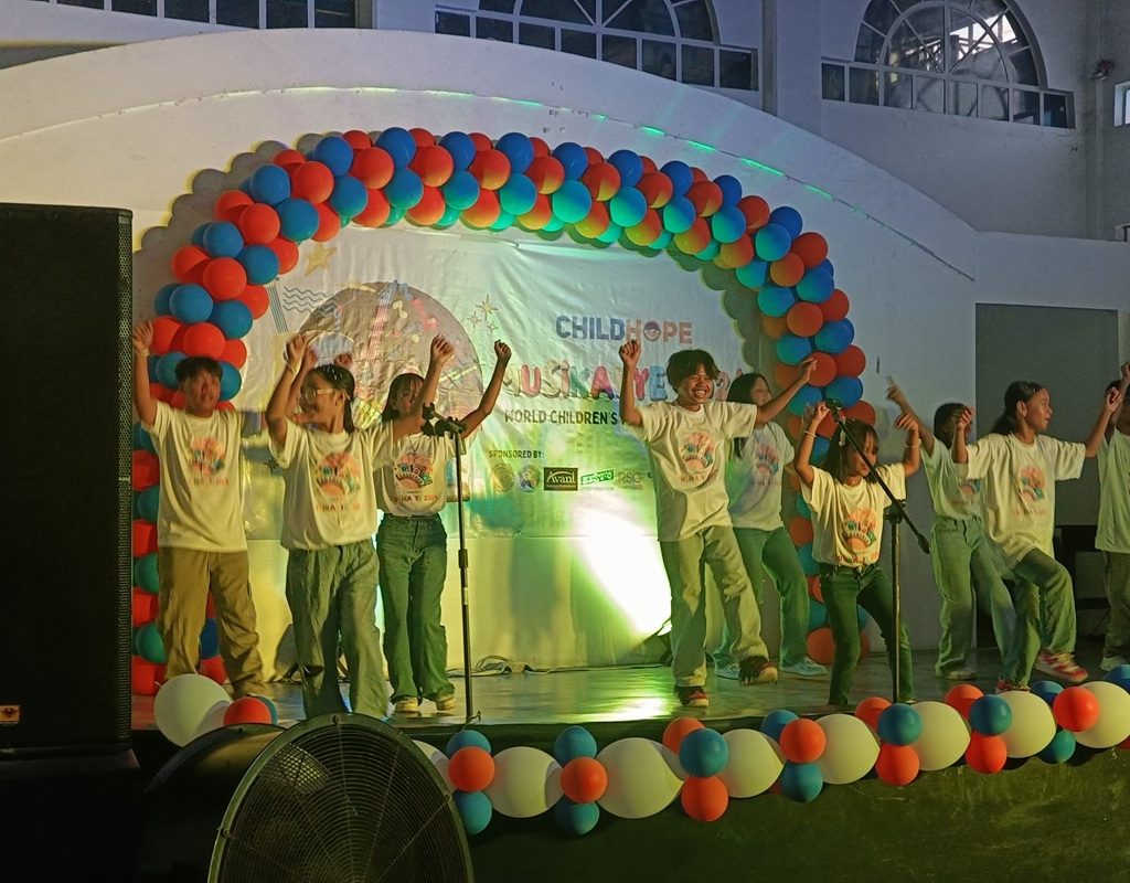 children performing on stage for the MusiKalye 2024